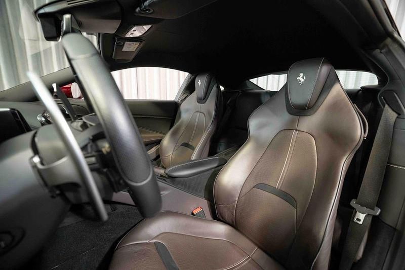 Gebraucht Ferrari Roma 620 PS (456 kW) 2021 Rot Coupé