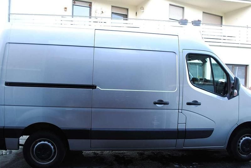 Silber Gebraucht 2023 Renault Master Basis Van | 22.500 € (Superpreis) - Bild 1/4