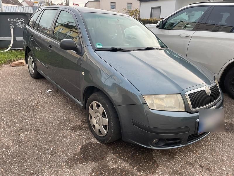 Grau Gebraucht 2006 Skoda Fabia Kombi | 1.800 € (Etwas zu teuer) - Bild 1/4