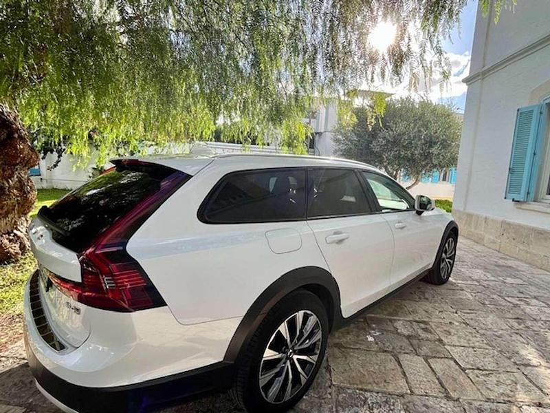 Gebraucht Volvo V90 CC Ultimate 197 PS (144 kW) 2025 Weiß Kombi