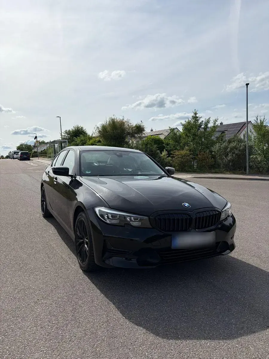 Gebraucht BMW 318 Advantage 156 PS (114 kW) 2021 Schwarz Limousine