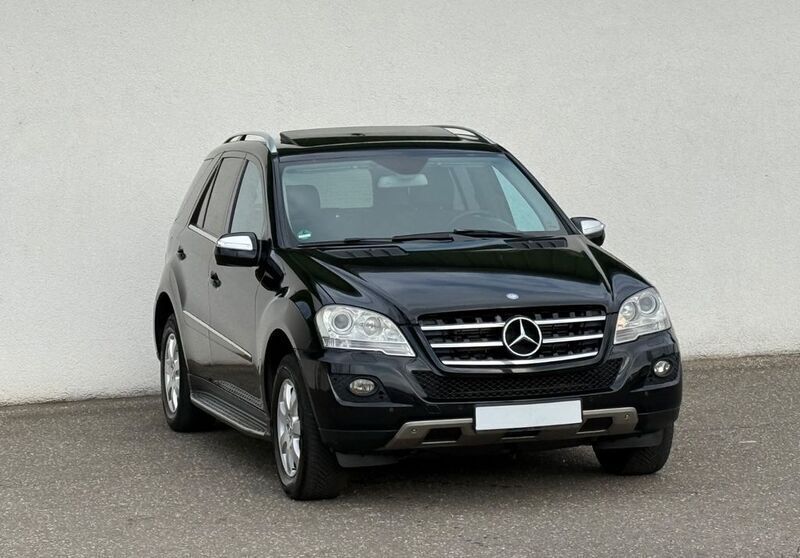 Schwarz Gebraucht 2010 Mercedes ML350 SUV | 8.499 € (Fairer Preis) - Bild 1/4