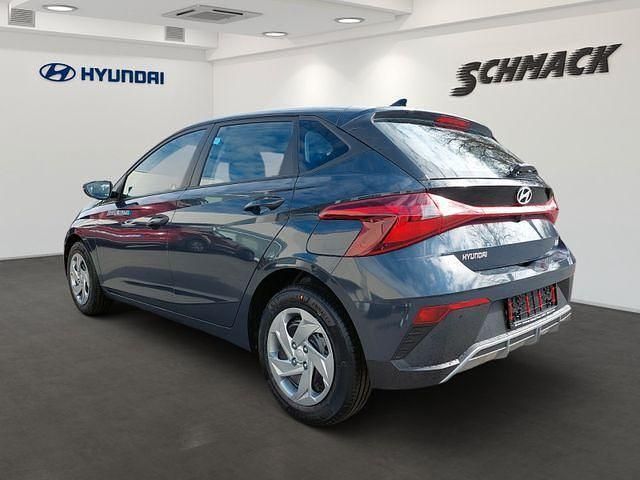 Neu Hyundai i20 Select 79 PS (58 kW) 2025 Grau Limousine