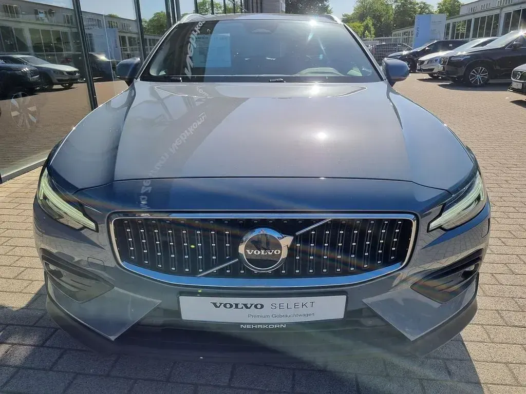 Gebraucht Volvo V60 CC 197 PS (144 kW) 2023 Grau Kombi