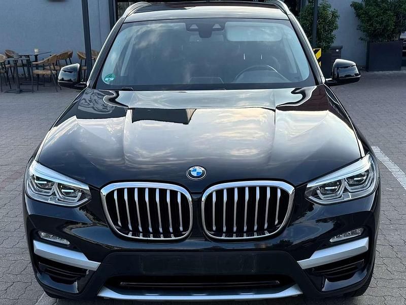 Schwarz Gebraucht 2019 BMW X3 xLine SUV | 29.500 € (Etwas zu teuer) - Bild 1/4