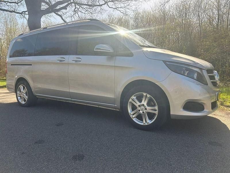 Gebraucht Mercedes V200 136 PS (100 kW) 2017 Grau Van / Kleinbus