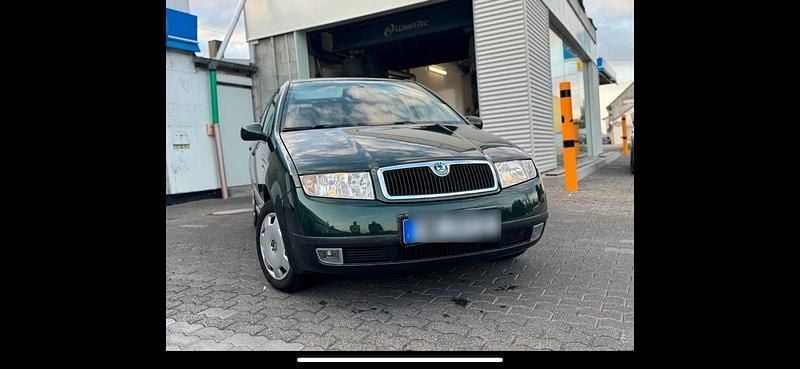 Grün Gebraucht 2001 Skoda Fabia Kleinwagen | 1.200 € (Fairer Preis) - Bild 1/4