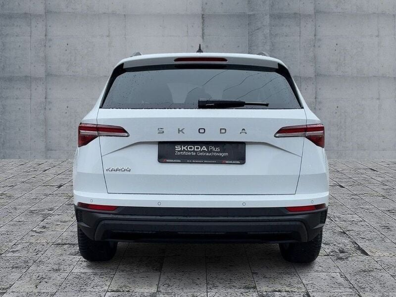 Gebraucht Skoda Karoq Elegance 150 PS (110 kW) 2024 Moonweiss metallic SUV