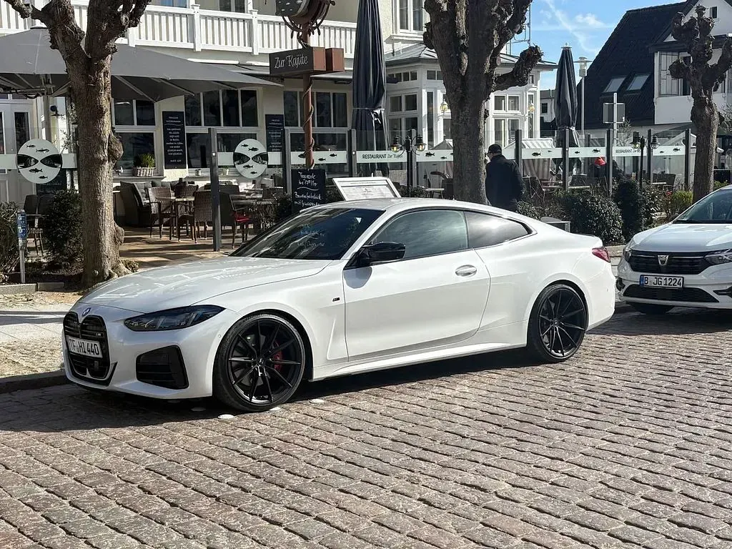 Gebraucht BMW 440 Performance 374 PS (275 kW) 2024 Weiß Coupé