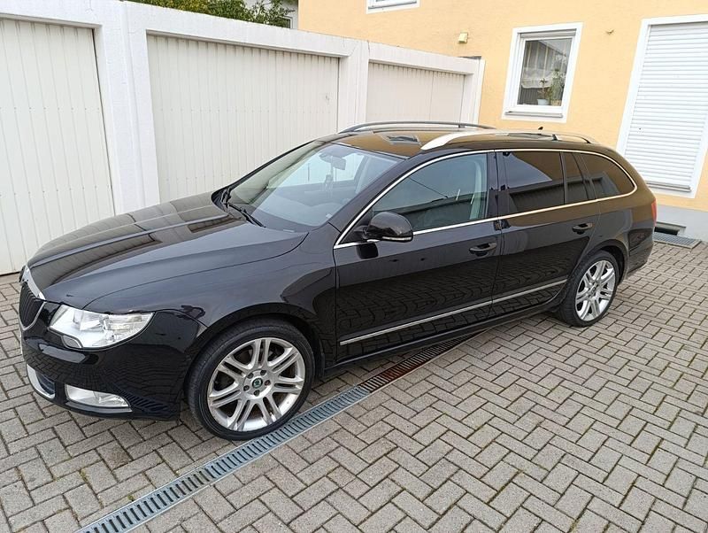 Gebraucht Skoda Superb 160 PS (117 kW) 2010 Schwarz Kombi
