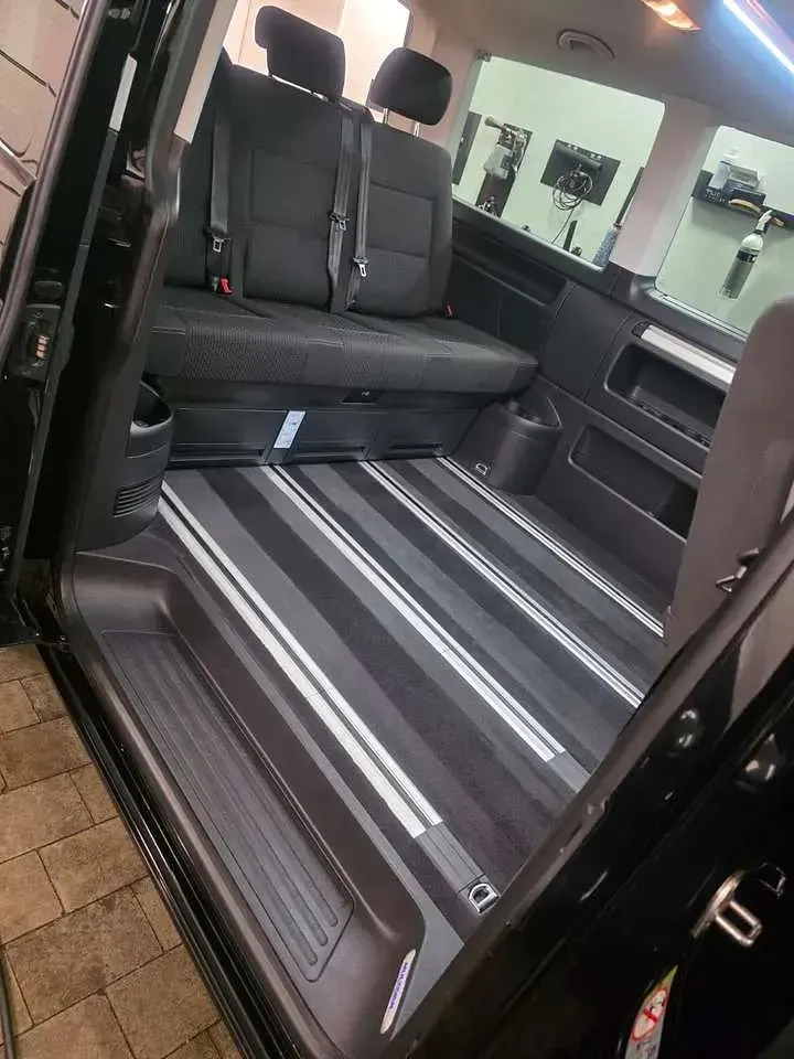 Gebraucht VW Multivan Trendline 150 PS (110 kW) 2018 Schwarz Van / Kleinbus