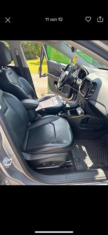 Gebraucht Jeep Compass Limited 140 PS (102 kW) 2018 Grau SUV
