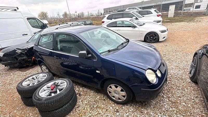 Gebraucht VW Polo 68 PS (50 kW) 2003 Blau Kleinwagen