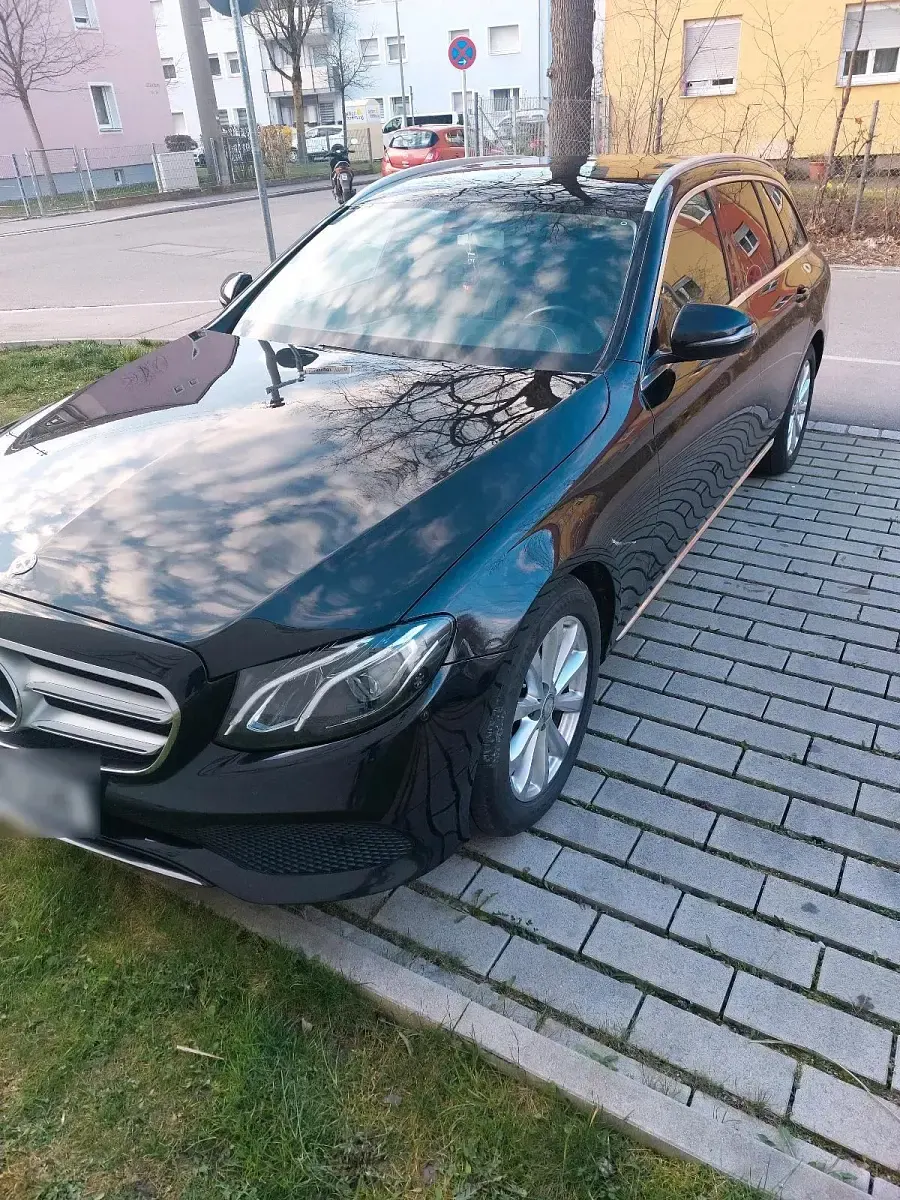 Gebraucht Mercedes E220 194 PS (142 kW) 2018 Schwarz Kombi