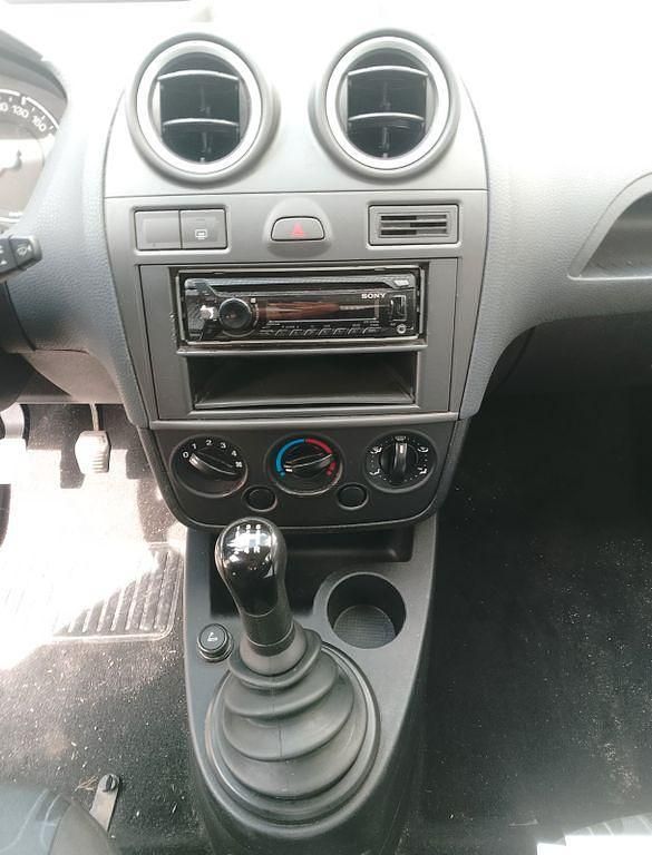 Gebraucht Ford Fiesta 60 PS (44 kW) 2006 Weiß Kleinwagen