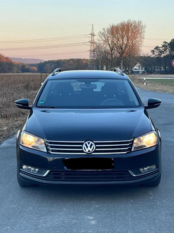 Schwarz Gebraucht 2011 VW Passat Kombi | 4.000 € (Superpreis) - Bild 1/4