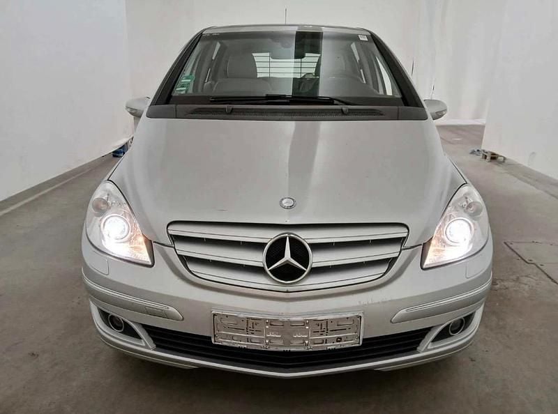 Silber Gebraucht 2007 Mercedes 170 Limousine | 2.790 € (Fairer Preis) - Bild 1/4