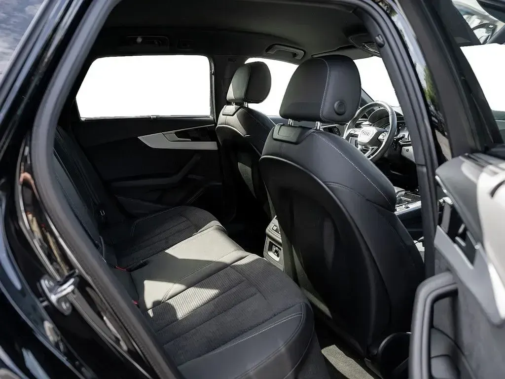 Gebraucht Audi S4 Sport 341 PS (250 kW) 2024 Mythosschwarz Kombi