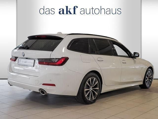 Gebraucht BMW 320 Sport Line 190 PS (139 kW) 2023 Alpinweiss iii Kombi
