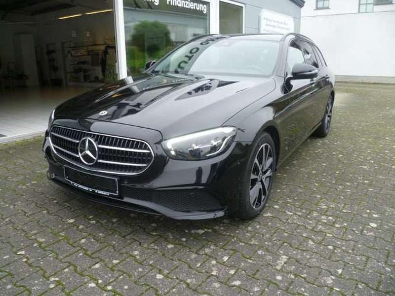 Gebraucht Mercedes E220 194 PS (142 kW) 2022 Obsidianschwarz  metalliclack Kombi