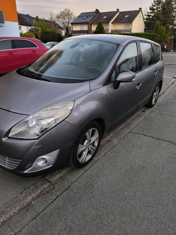 Gebraucht Renault Grand Scénic 131 PS (96 kW) 2010 Van / Kleinbus