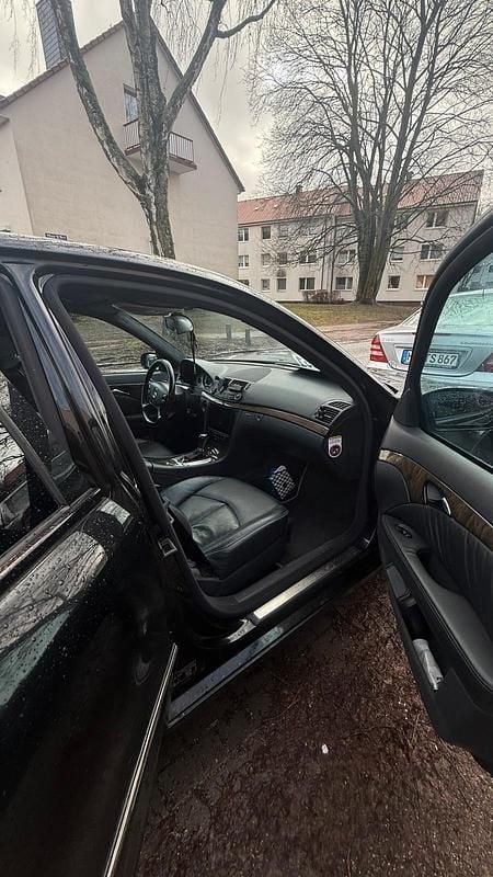 Gebraucht Mercedes E200 163 PS (119 kW) 2005 Schwarz Limousine