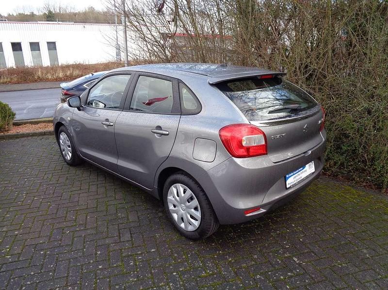 Gebraucht Suzuki Baleno 90 PS (66 kW) 2016 Graumetallic Kleinwagen