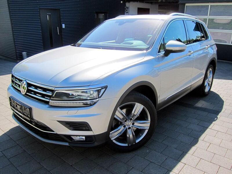 Silber Gebraucht 2019 VW Tiguan Highline SUV | 29.990 € (Fairer Preis) - Bild 1/4