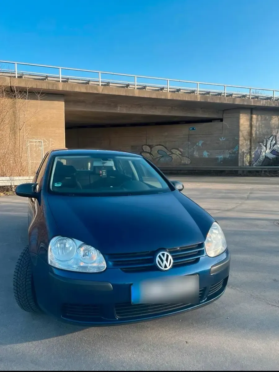 Gebraucht VW Golf V 75 PS (55 kW) 2005 Blau Kleinwagen