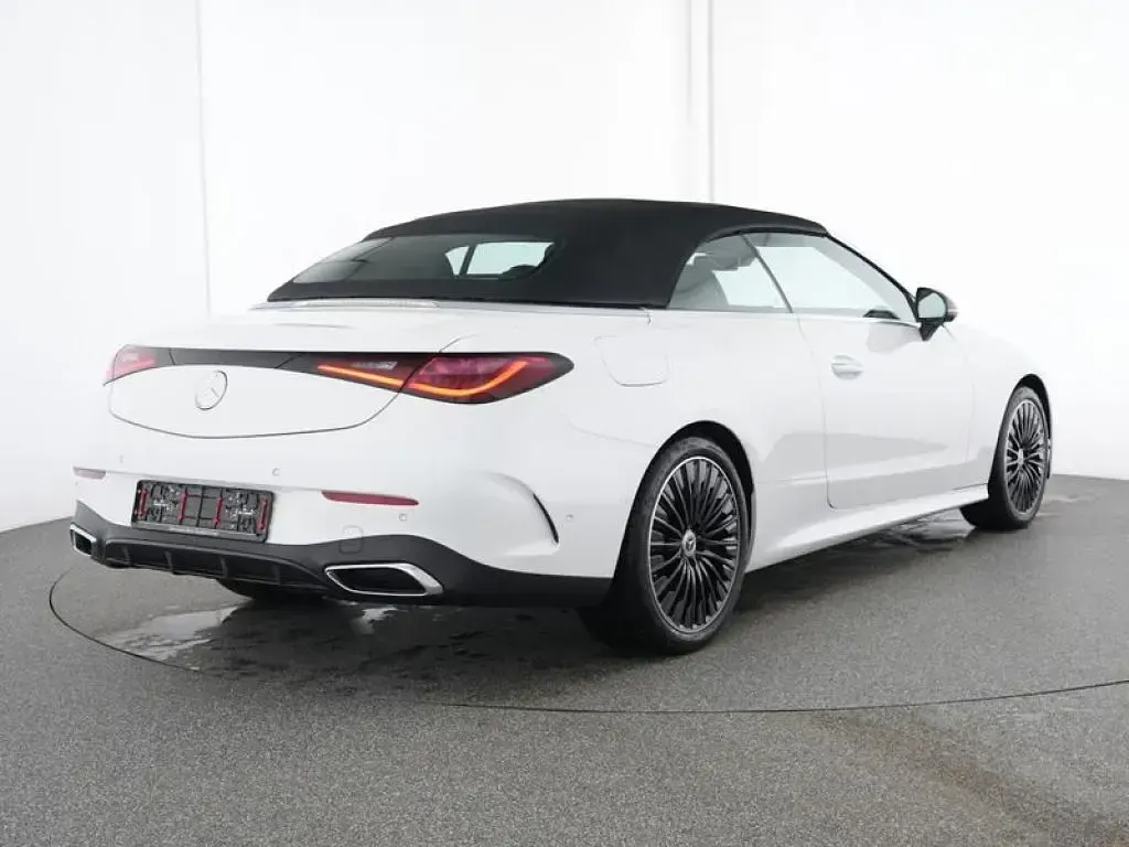 Gebraucht Mercedes 200 AMG 204 PS (150 kW) 2025 Weiß manufaktur opalithweiß bright Cabrio