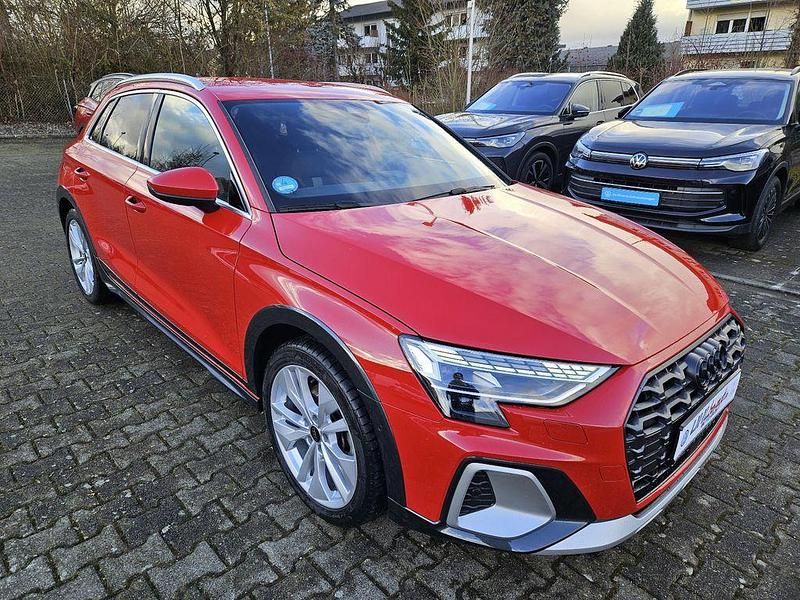 Gebraucht Audi A3 150 PS (110 kW) 2024 Rot Limousine