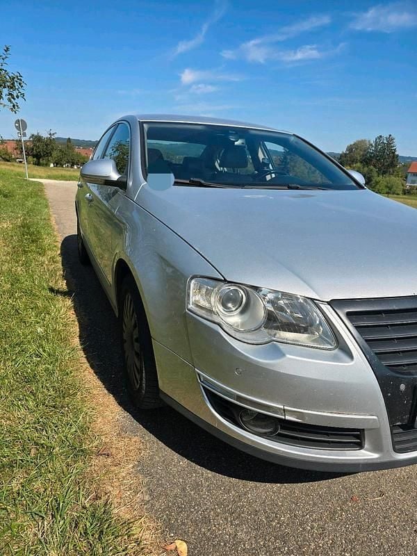 Silber Gebraucht 2007 VW Passat Limousine | 2.600 € (Guter Preis) - Bild 1/4