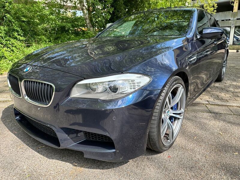 Blau Gebraucht 2011 BMW M5 Performance Limousine | 28.200 € (Guter Preis) - Bild 1/4