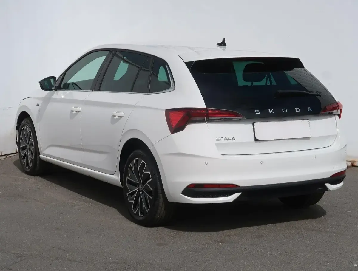 Gebraucht Skoda Scala Drive 116 PS (85 kW) 2025 Weiß Kleinwagen