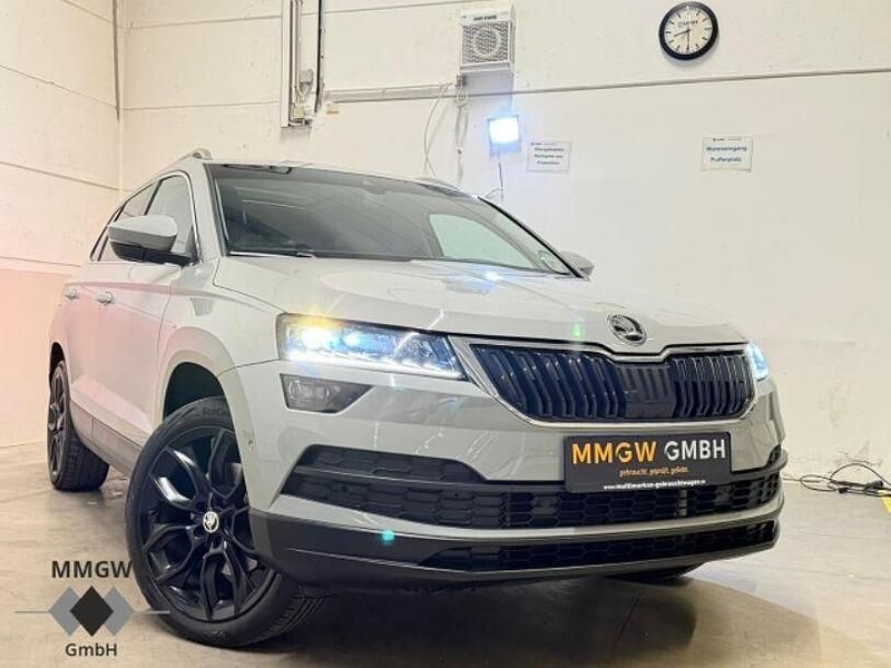 Seda steel/steel grau Gebraucht 2018 Skoda Karoq Style SUV | 19.990 € (Fairer Preis) - Bild 1/4