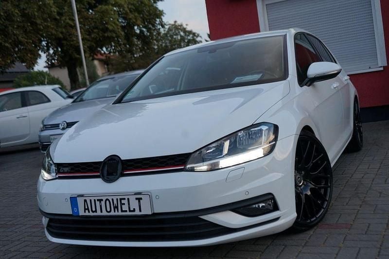 Weiß Gebraucht 2020 VW Golf VIII Limousine | 15.800 € (Superpreis) - Bild 1/4
