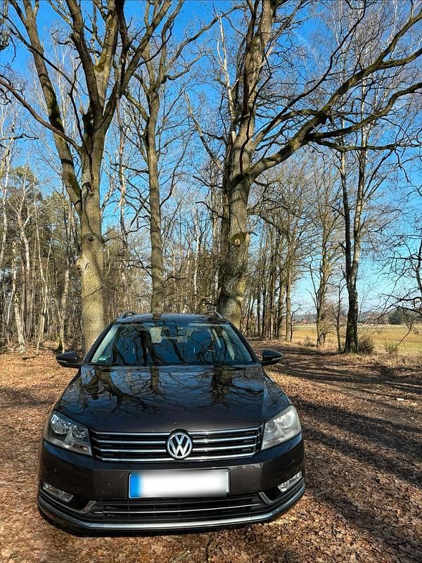 Gebraucht VW Passat Highline 140 PS (102 kW) 2012 Braun Kombi