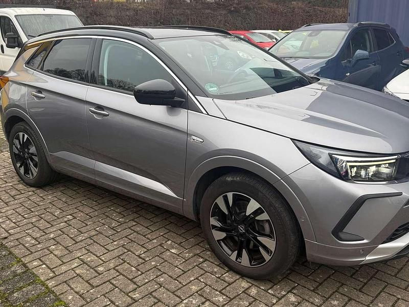 Gebraucht Opel Grandland X Business Elegance 181 PS (133 kW) 2022 Kontrast grau/quarz silber SUV