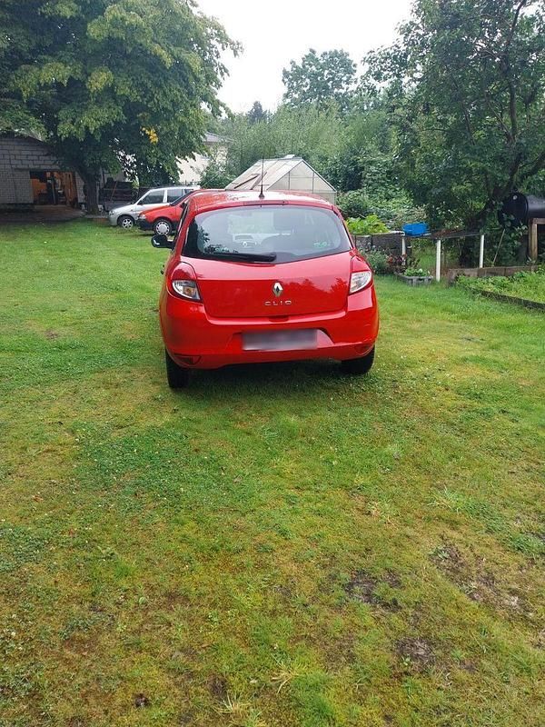 Gebraucht Renault Clio II Expression 75 PS (55 kW) 2011 Rot Kleinwagen