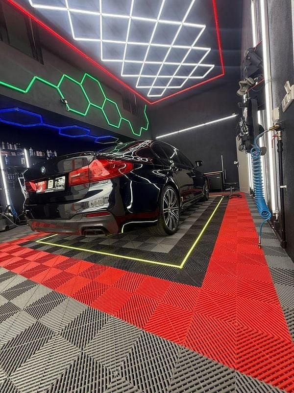 Schwarz Gebraucht 2020 BMW M550 Shadowline Limousine | 35.700 € (Guter Preis) - Bild 1/4