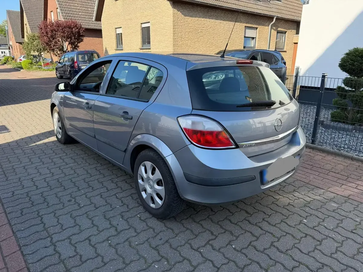Gebraucht Opel Astra 90 PS (66 kW) 2004 Grau Limousine