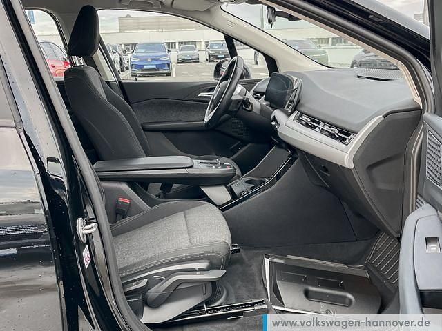 Gebraucht BMW 225 Active Tourer 136 PS (100 kW) 2023 Schwarz metallic Van / Kleinbus