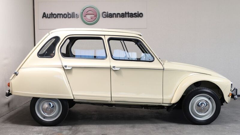 Beige Gebraucht 1977 Citroën Dyane Kleinwagen | 16.990 € - Bild 1/4