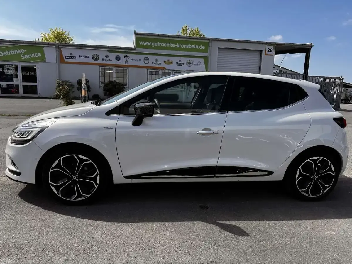 Gebraucht Renault Clio IV Bose Edition 90 PS (66 kW) 2018 Perlmuttweiß metall Kleinwagen