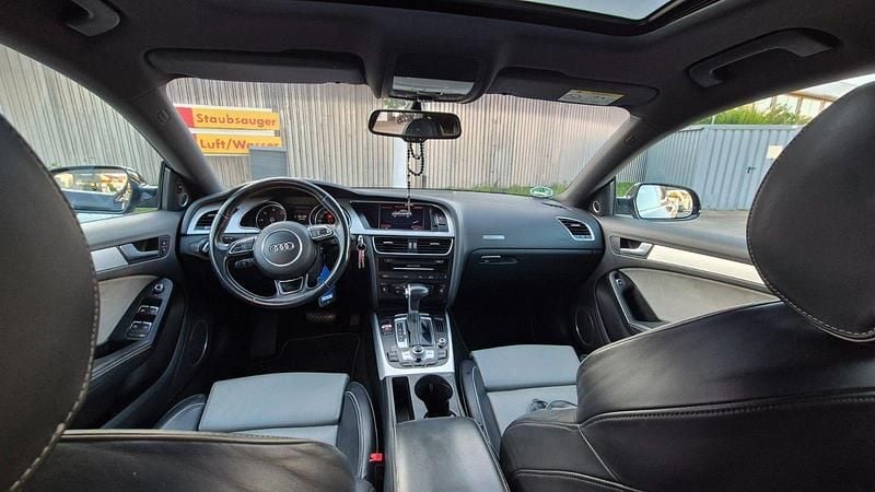 Blau Gebraucht 2016 Audi A5 Sportback Sport Kleinwagen | 16.600 € (Fairer Preis) - Bild 1/4