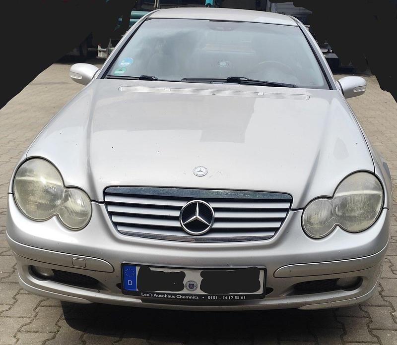 Silber Gebraucht 2003 Mercedes C180 Coupé | 1.700 € - Bild 1/4