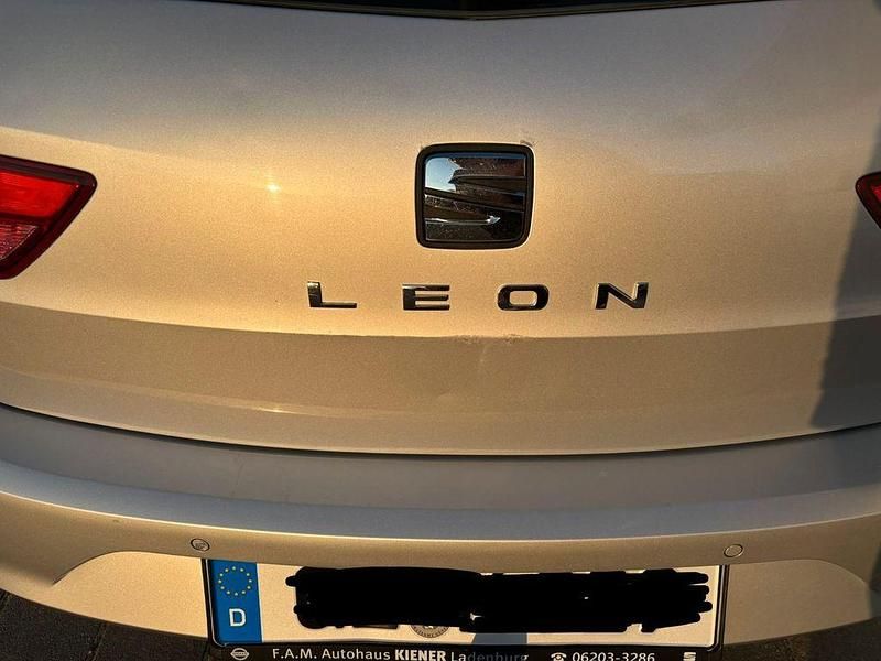 Gebraucht Seat Leon ST Style 150 PS (110 kW) 2015 Silber Kombi