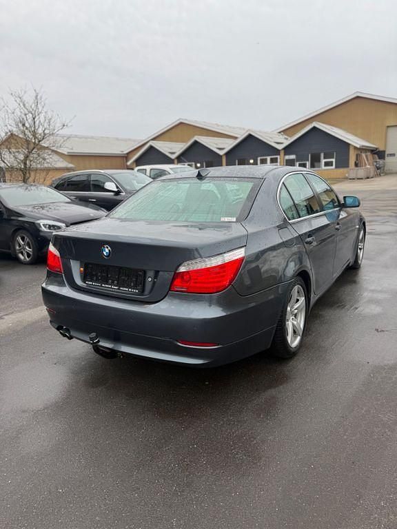 Gebraucht BMW 525 218 PS (160 kW) 2007 Grau Limousine