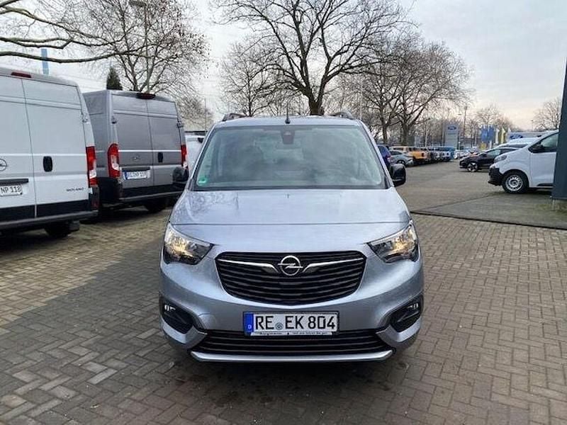 Gebraucht Opel Combo Life Ultimate 131 PS (96 kW) 2023 Silber Kombi