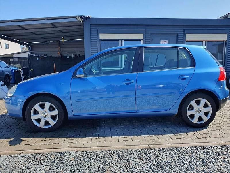 Gebraucht VW Golf IV Comfortline 105 PS (77 kW) 2005 Coastalblue perleffekt Kleinwagen